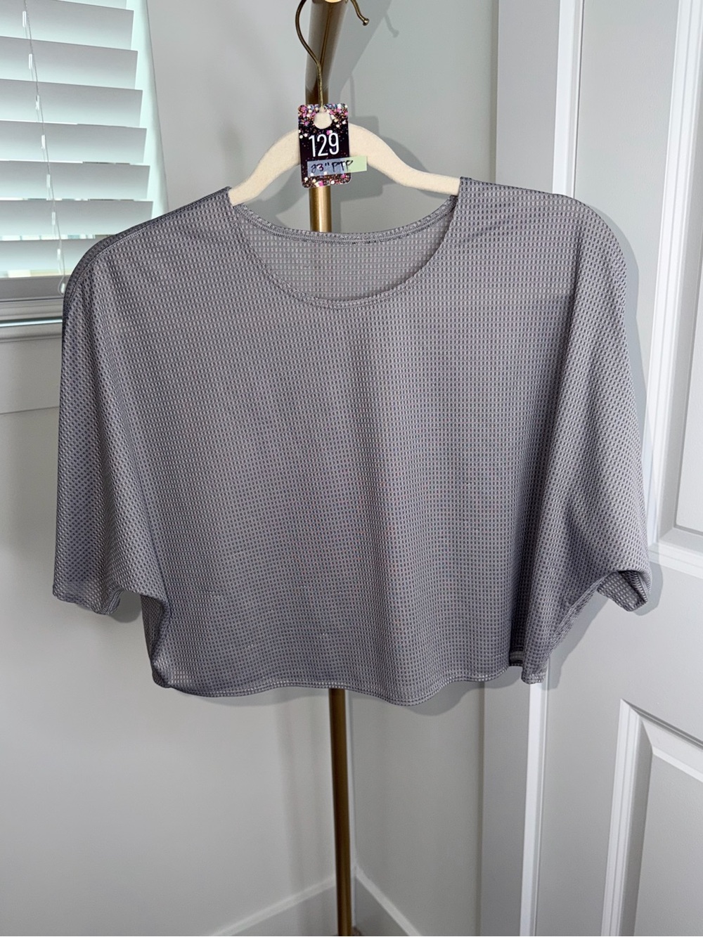 129. Lululemon lab Womens Grid Mesh Short-Sleeve Shirt *Graphic in Light Chrome